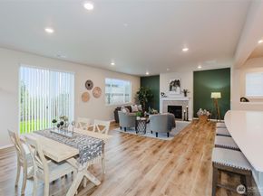 916 Baker Heights Loop, Bremerton WA 98312