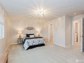 916 Baker Heights Loop, Bremerton WA 98312