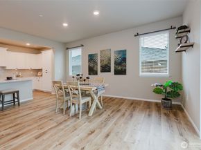 916 Baker Heights Loop, Bremerton WA 98312