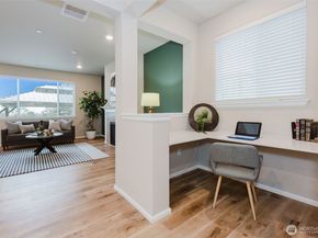 916 Baker Heights Loop, Bremerton WA 98312