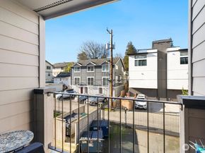 4831 Fauntleroy Way SW 206, Seattle WA 98116