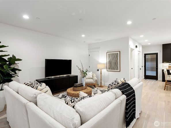 11218 115th Place NE, Kirkland WA 98033