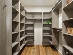 25112 SE 17th Street, Sammamish WA 98075