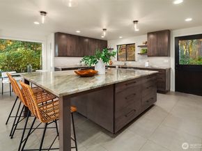 25112 SE 17th Street, Sammamish WA 98075