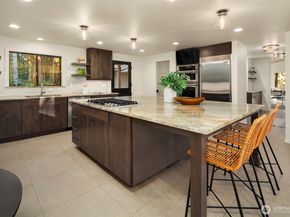 25112 SE 17th Street, Sammamish WA 98075