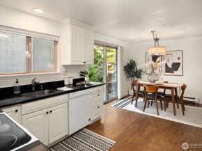 5055 7th Avenue NE, Seattle WA 98105