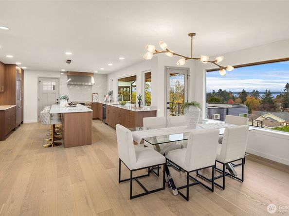 12711 9th Avenue NW, Seattle WA 98177