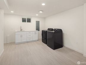 12711 9th Avenue NW, Seattle WA 98177