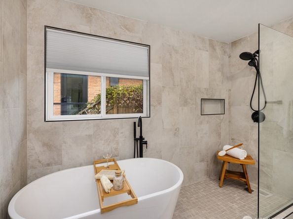 12711 9th Avenue NW, Seattle WA 98177