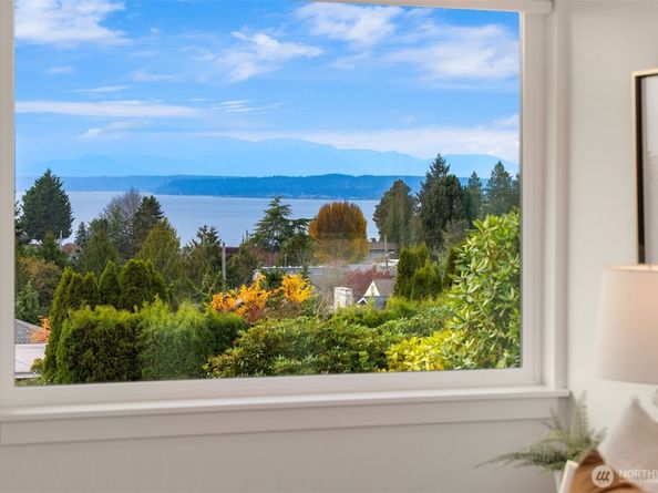 12711 9th Avenue NW, Seattle WA 98177