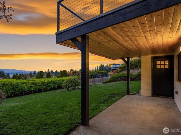 12711 9th Avenue NW, Seattle WA 98177