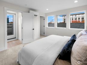 318 B N 84th Street, Seattle WA 98103