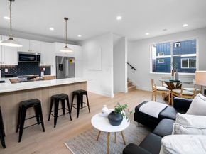 318 B N 84th Street, Seattle WA 98103