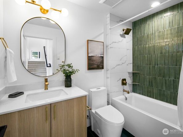 318 B N 84th Street, Seattle WA 98103