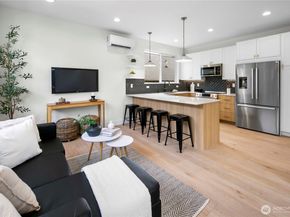 318 B N 84th Street, Seattle WA 98103