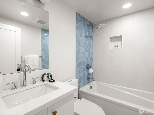 1616 21st Avenue, Seattle WA 98122