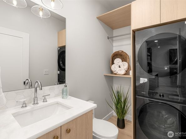 1616 21st Avenue, Seattle WA 98122