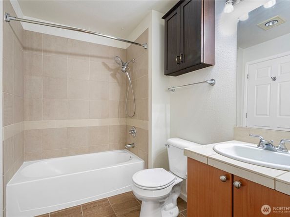 621 5th AVE N 103, Seattle WA 98109