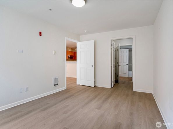 621 5th AVE N 103, Seattle WA 98109