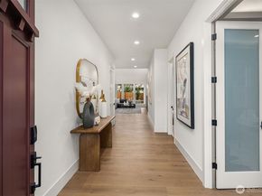 16424 NE 17th Place, Bellevue WA 98008