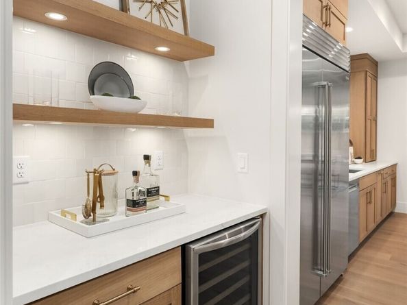 16424 NE 17th Place, Bellevue WA 98008