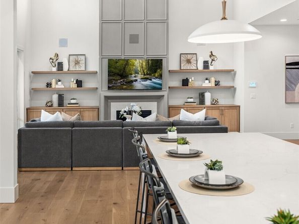 16424 NE 17th Place, Bellevue WA 98008