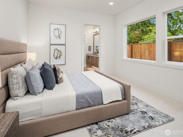 16424 NE 17th Place, Bellevue WA 98008