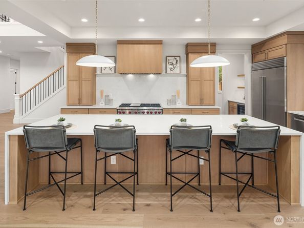 16424 NE 17th Place, Bellevue WA 98008