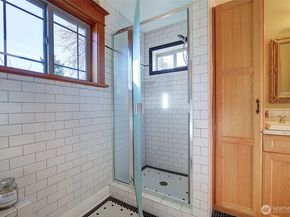 311 NE 117th Street, Seattle WA 98125