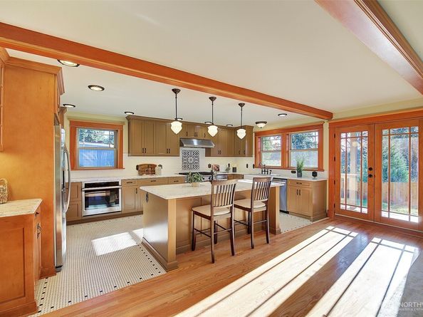 311 NE 117th Street, Seattle WA 98125