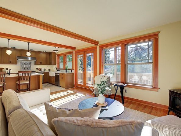 311 NE 117th Street, Seattle WA 98125