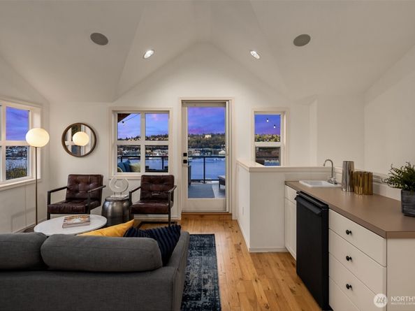 1416 6th Avenue N, Seattle WA 98109