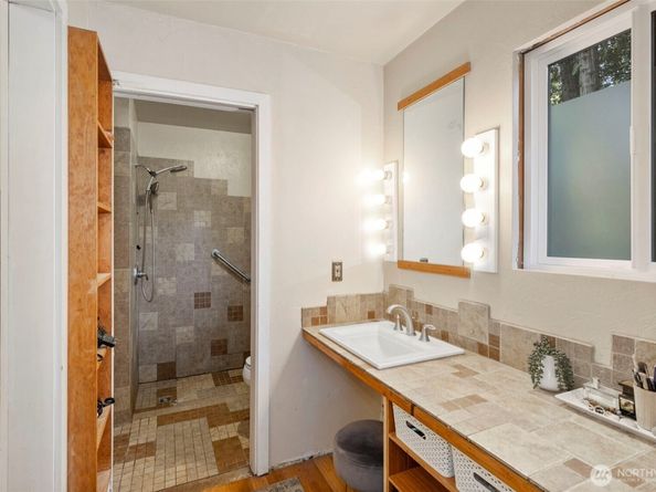 16455 Agate Point Road NE, Bainbridge Island WA 98110