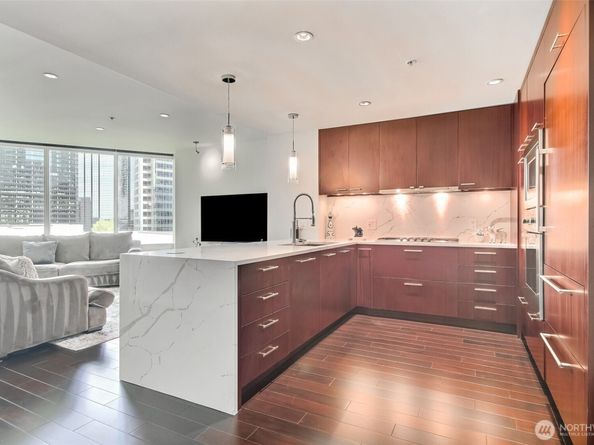 10700 NE 4th Street 1006, Bellevue WA 98004