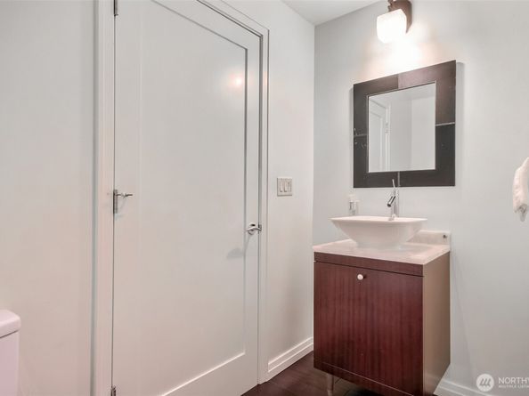 10700 NE 4th Street 1006, Bellevue WA 98004