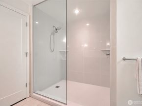 10700 NE 4th Street 1006, Bellevue WA 98004