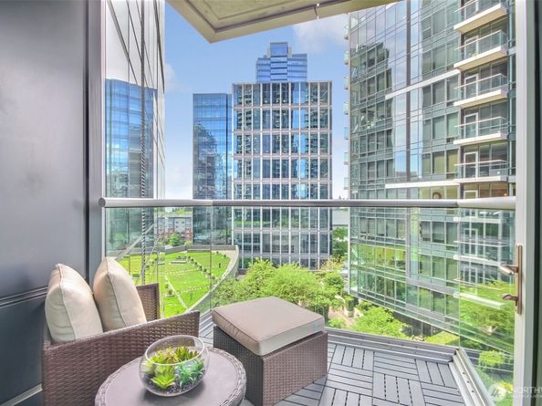 10700 NE 4th Street 1006, Bellevue WA 98004