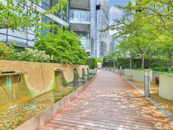 10700 NE 4th Street 1006, Bellevue WA 98004