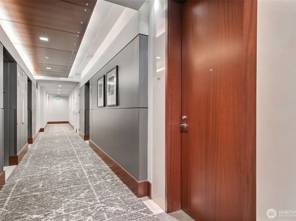 10700 NE 4th Street 1006, Bellevue WA 98004