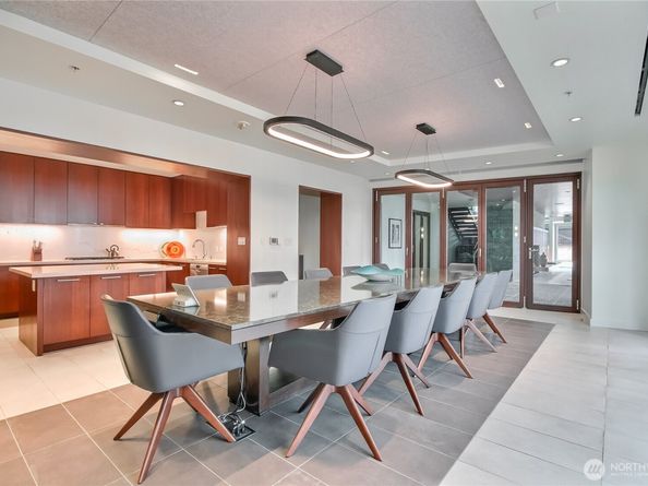 10700 NE 4th Street 1006, Bellevue WA 98004