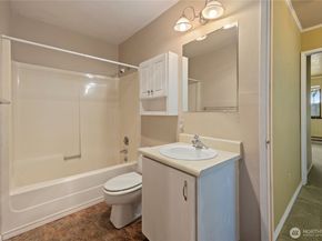 1588 Naval Avenue 10, Bremerton WA 98312