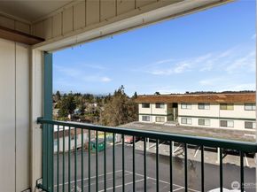 1588 Naval Avenue 10, Bremerton WA 98312