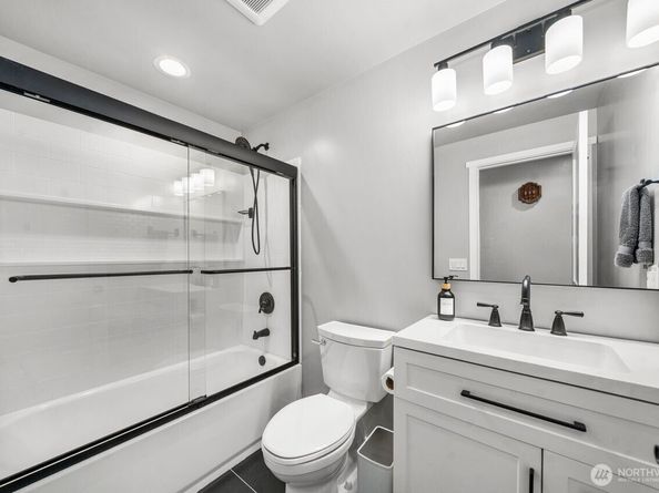 12391 S Keyport Road NE, Poulsbo WA 98370