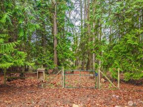 12391 S Keyport Road NE, Poulsbo WA 98370