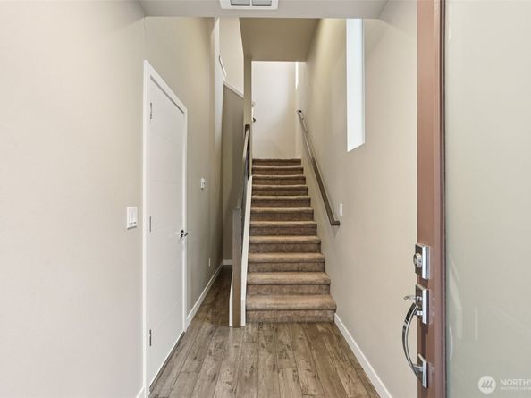 13724 Ash Way F3, Everett WA 98204