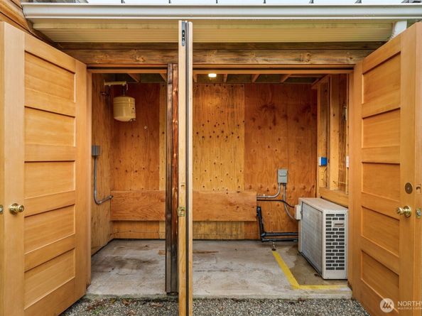 5143 46th Avenue NE, Seattle WA 98105