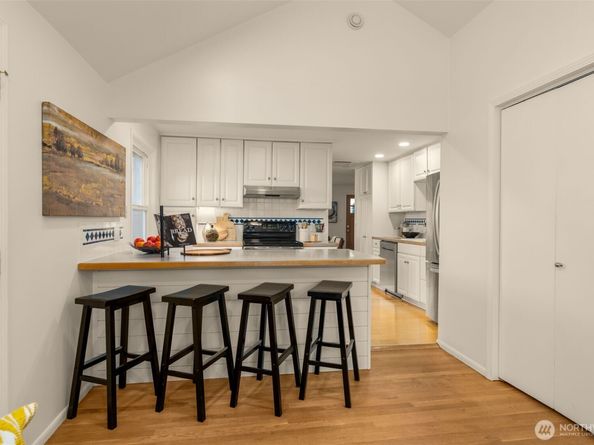 5143 46th Avenue NE, Seattle WA 98105