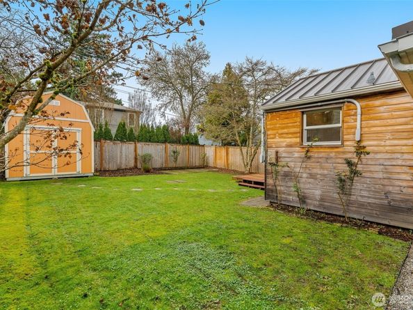 5143 46th Avenue NE, Seattle WA 98105