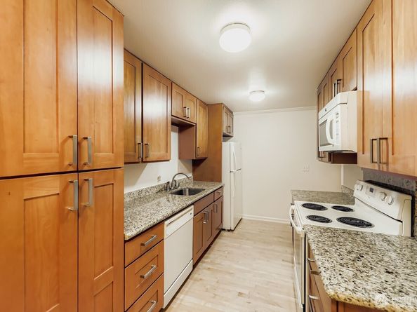 13513 Linden Avenue N C114, Seattle WA 98133