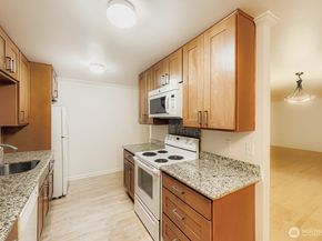 13513 Linden Avenue N C114, Seattle WA 98133